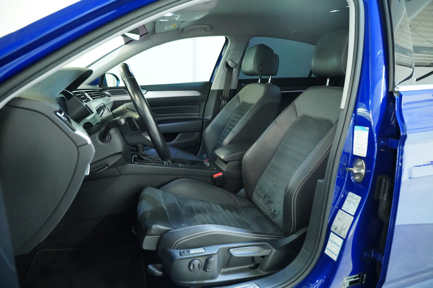 Volkswagen Passat 2.0TDi 140kW R-LINE