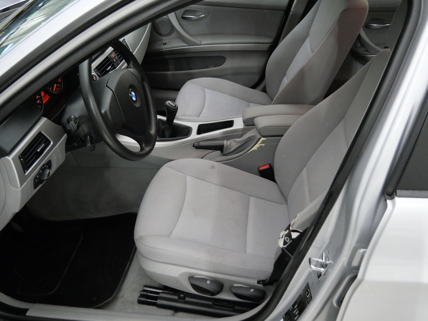 BMW 3 Series 318i 95 kW