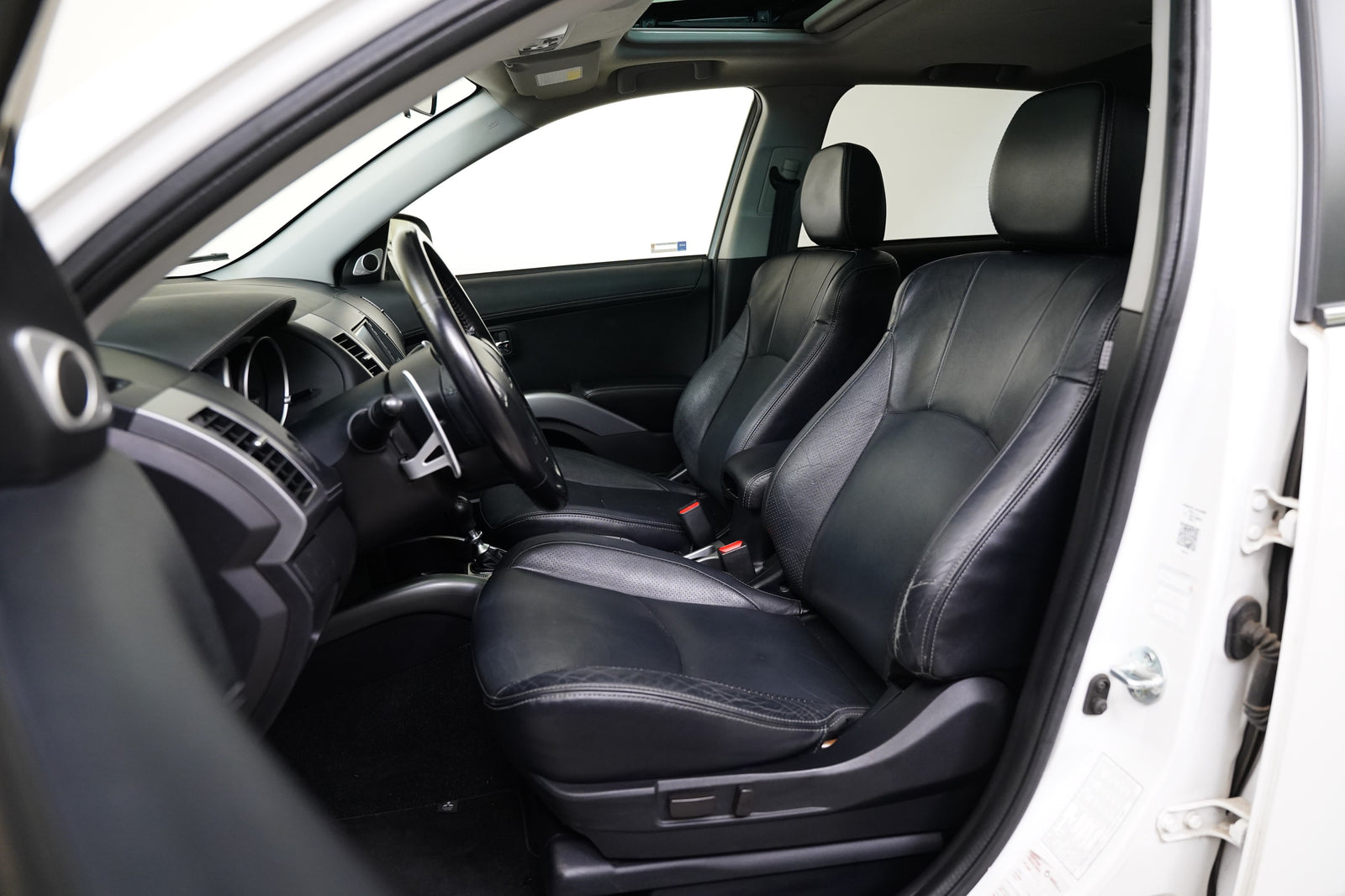 Mitsubishi Outlander 2.2 DI-D 115 kW 4x4 – foto 11