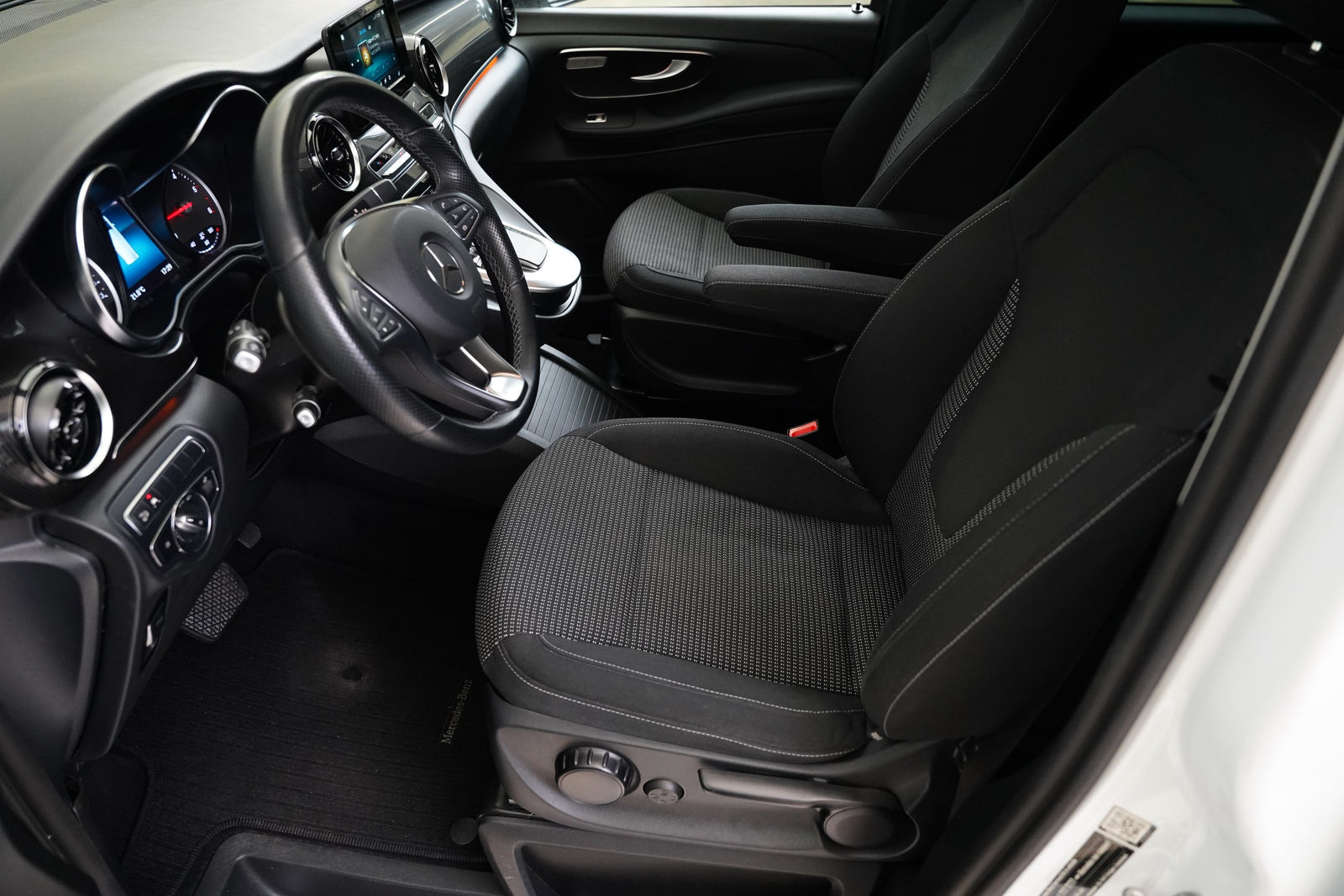 Mercedes-Benz Třídy V 250d 140 kW 4Matic Long – foto 16