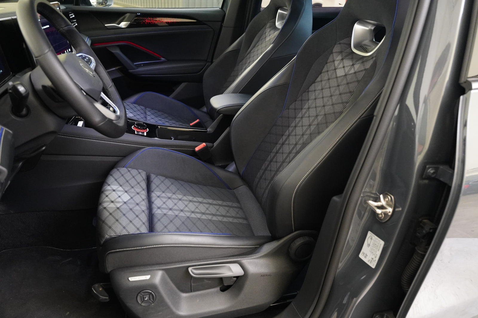 Volkswagen Tiguan 2.0 TSI 150 kW DSG 4x4 R-Line – foto 11