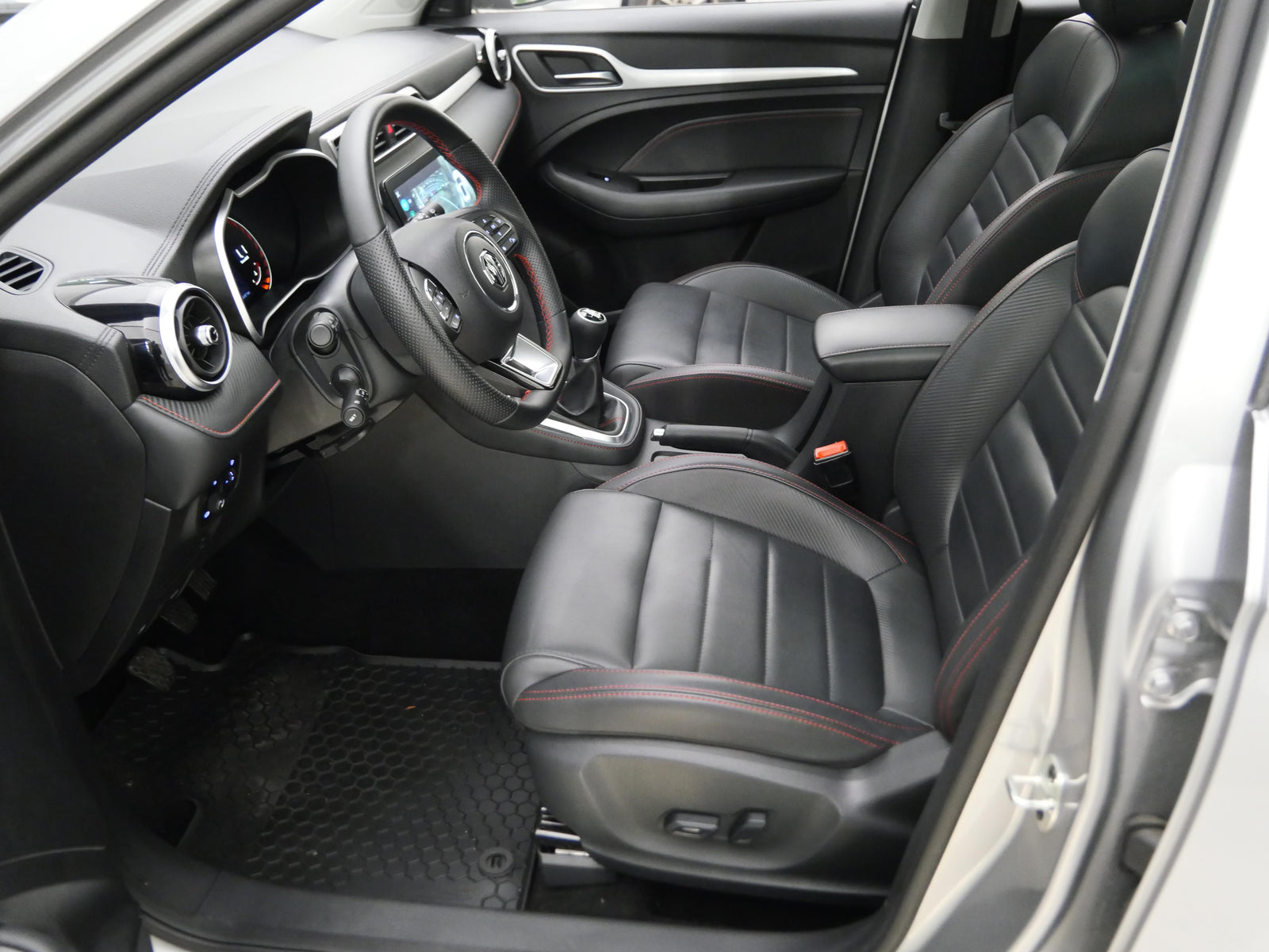 MG ZS 1.0 TGI 82 kW Elegance – foto 11