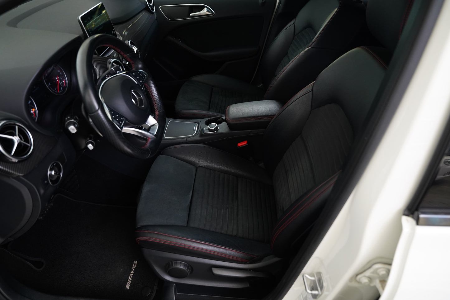 Mercedes-Benz Třídy B 200 CDI 100 kW AMG Line