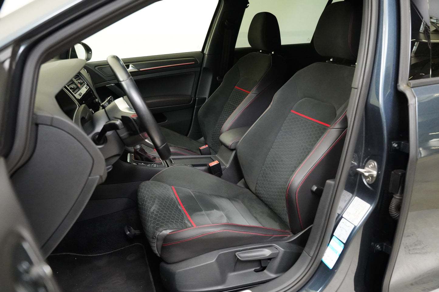 Volkswagen Golf 2.0 TSI 180 kW GTI Performance