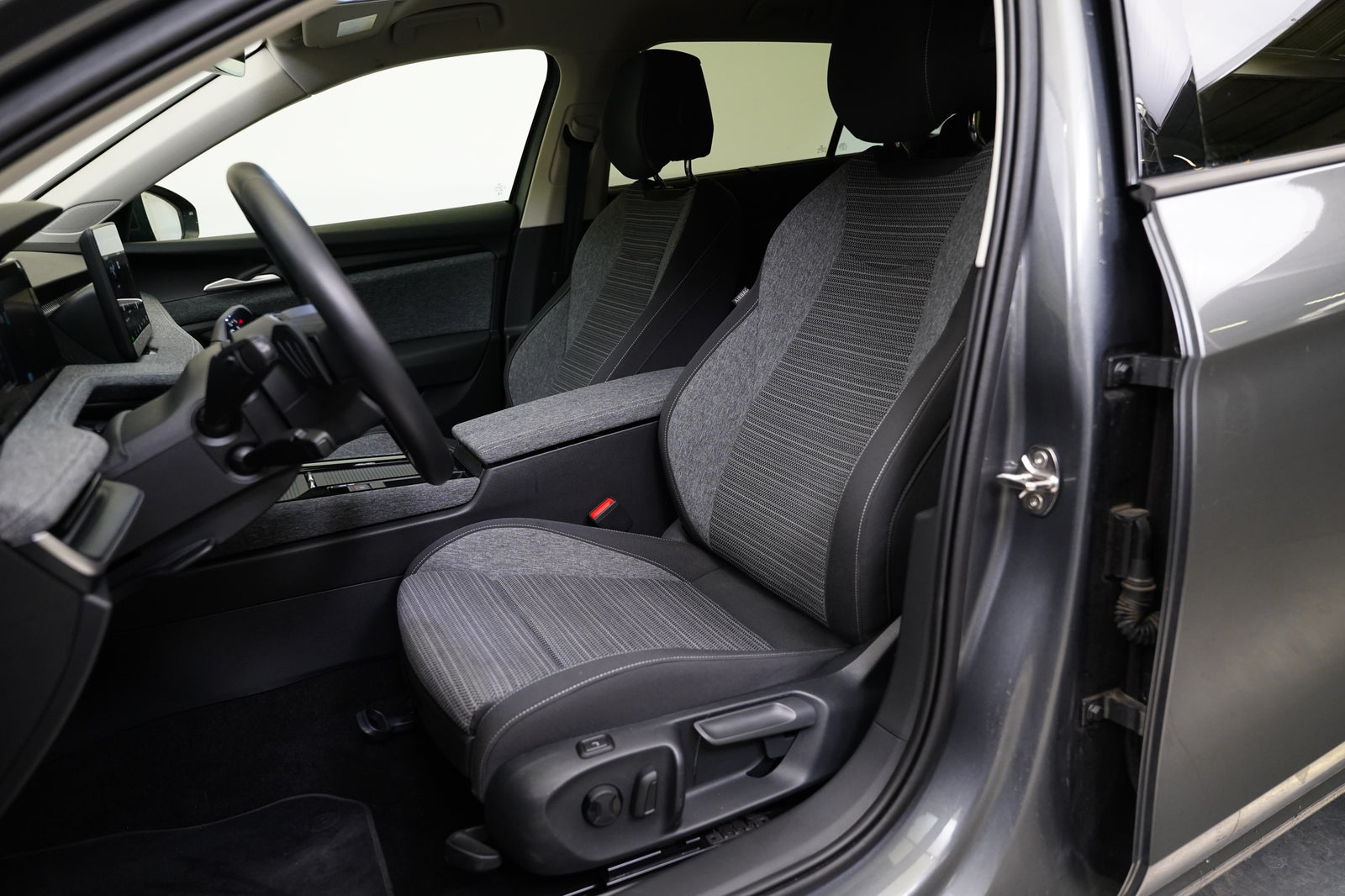 Škoda Superb 2.0 TDI 110kW Selection – foto 11