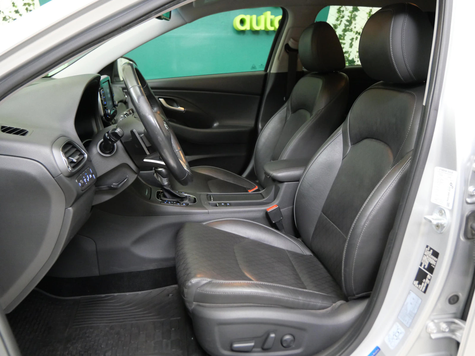 Hyundai i30 1.6 CRDI 85 kW Style Ultimate – foto 11