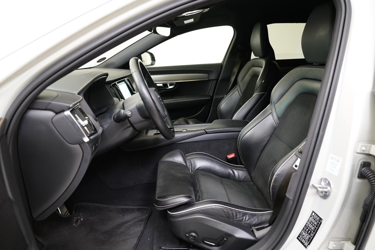 Volvo V90 2.0 B4 145 kW R-Design