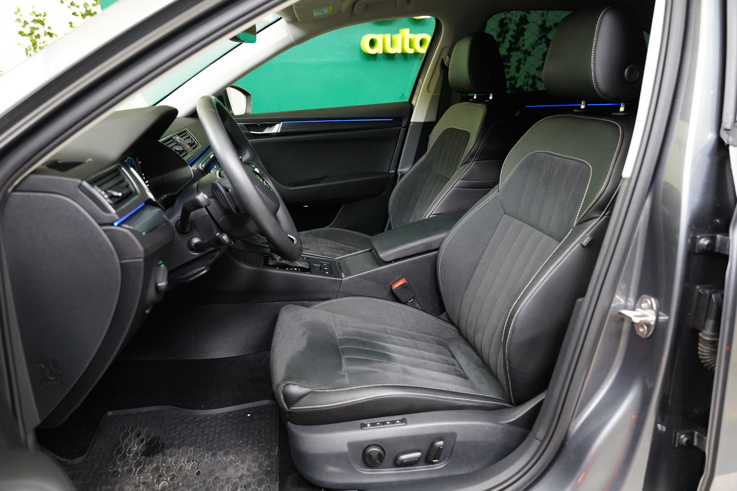 Škoda Superb 2.0 TDI 110 kW DSG Style Plus
