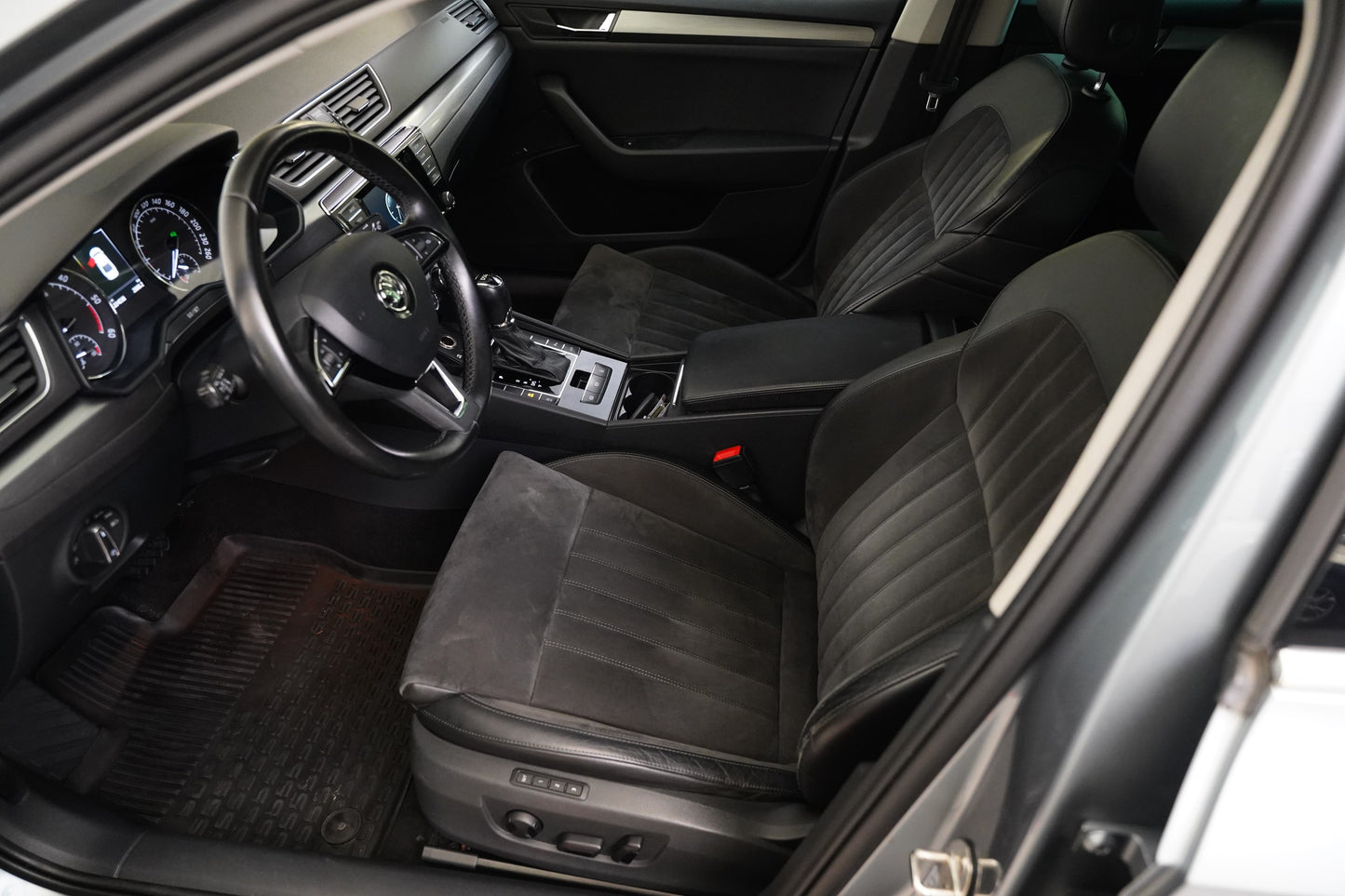 Škoda Superb 2.0 TDI 110 kW Style Plus