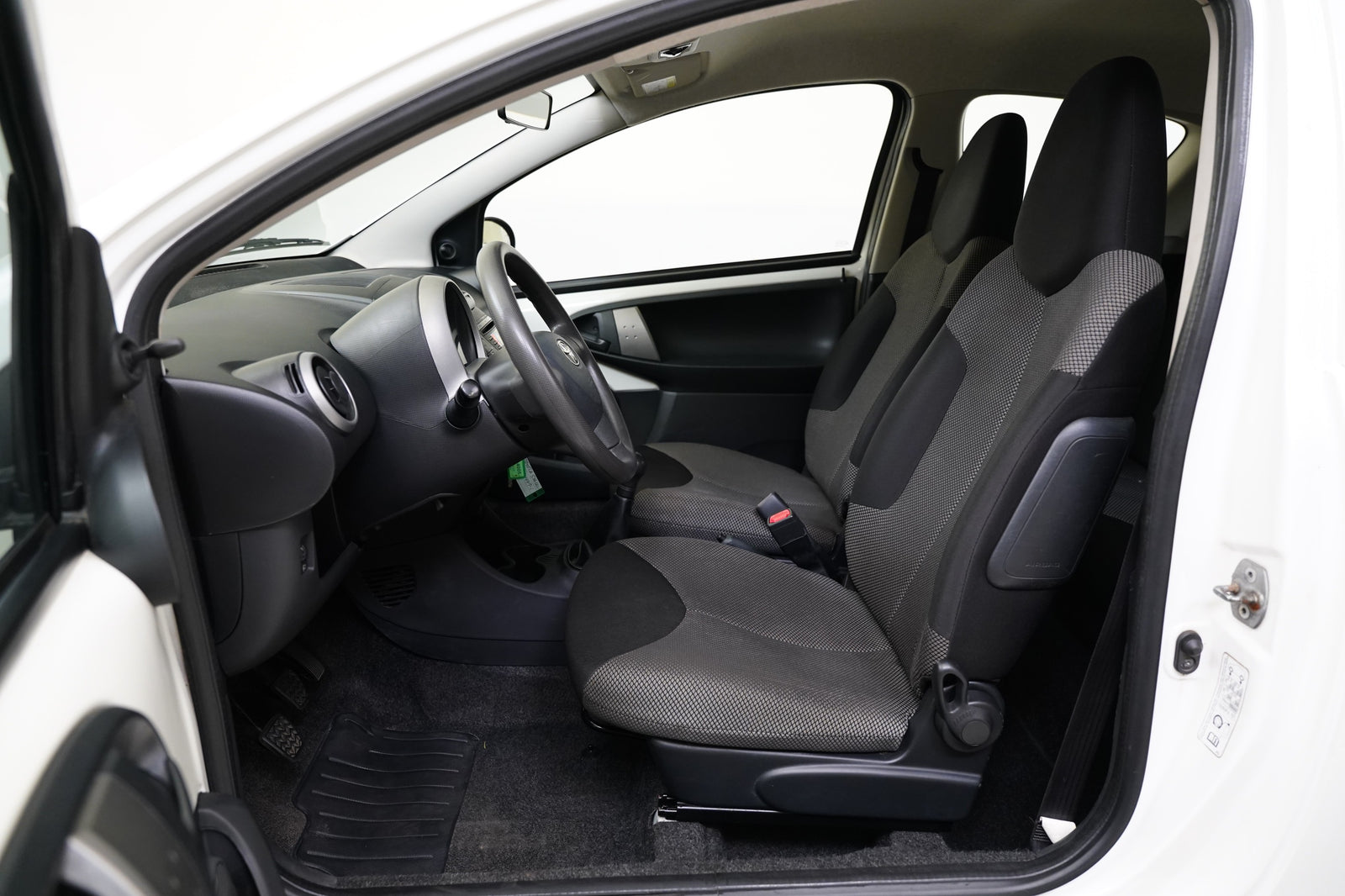 Toyota Aygo 1.0 VVT-i 50 kW – foto 11