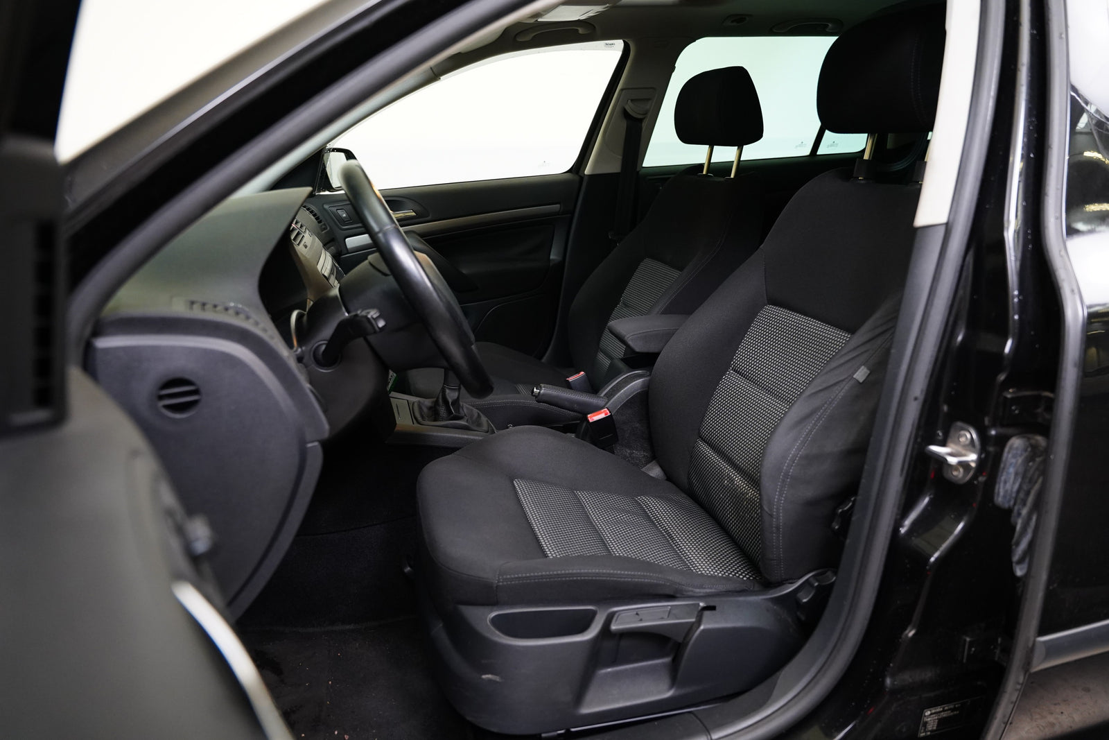 Škoda Octavia 1.6 TSI 75 kW Elegance – foto 11