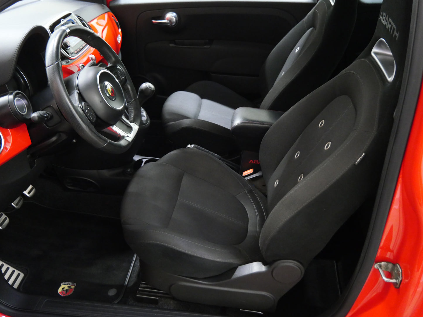 Unknown 595 1.4 T-Jet Turbo 107 kW