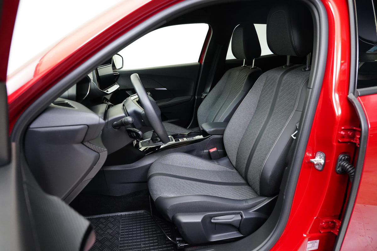 Peugeot 2008 1.2 PureTech 74 kW ALLURE