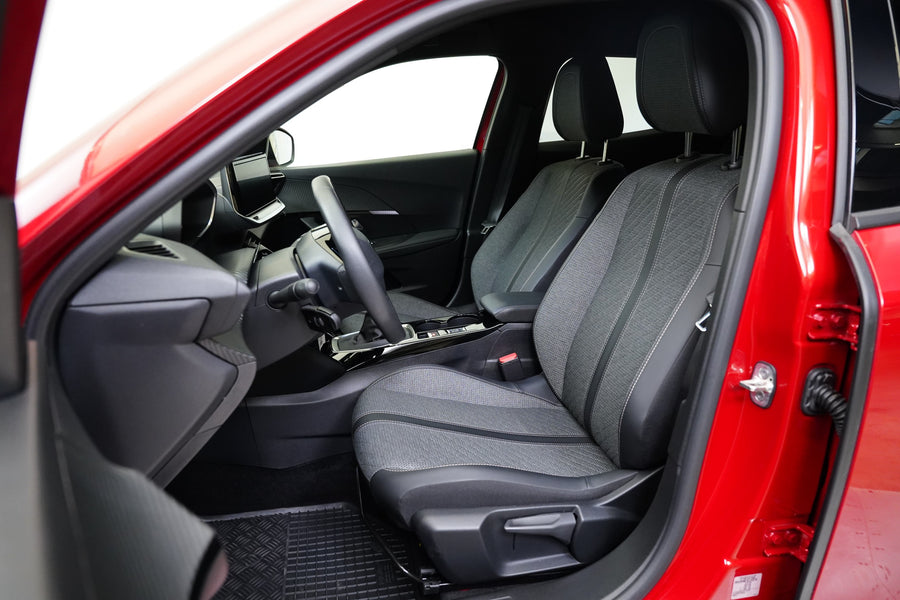 Peugeot 2008 1.2 PureTech 74 kW ALLURE – foto 11