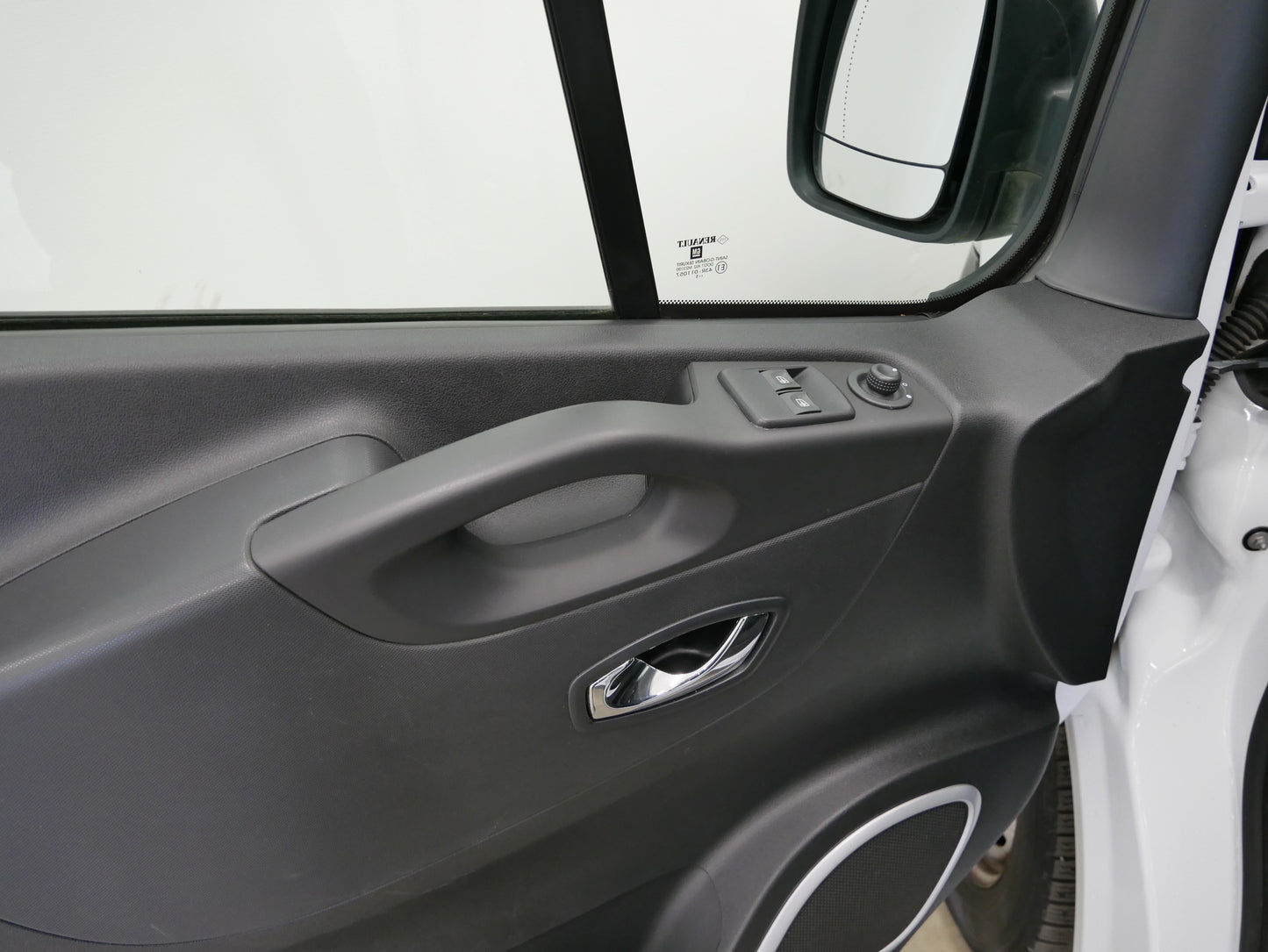 Opel Vivaro 1.6CDTi 85kW 9 míst L2H1