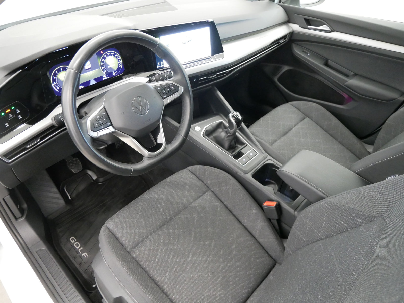 Volkswagen Golf 1.0 TSI 81 kW Life – foto 12