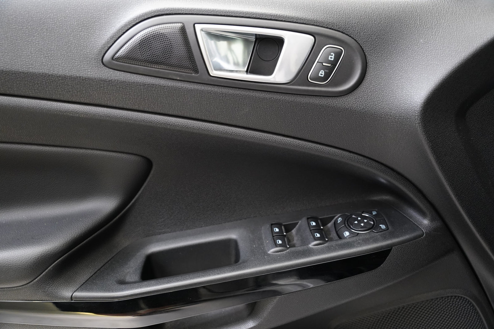 Ford Ecosport 1.0 EcoBoost 103 kW ST-Line – foto 12