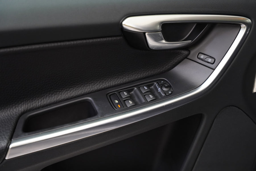 Volvo XC60 2.4 D5 158 kW AWD Summum – foto 12