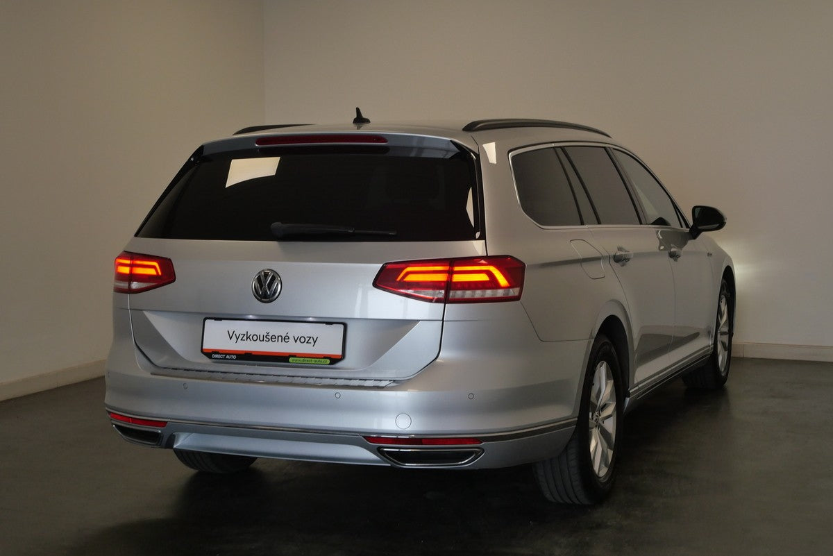 Volkswagen Passat 2.0 TDI 140 kW DSG 4x4 Comfort – foto 2