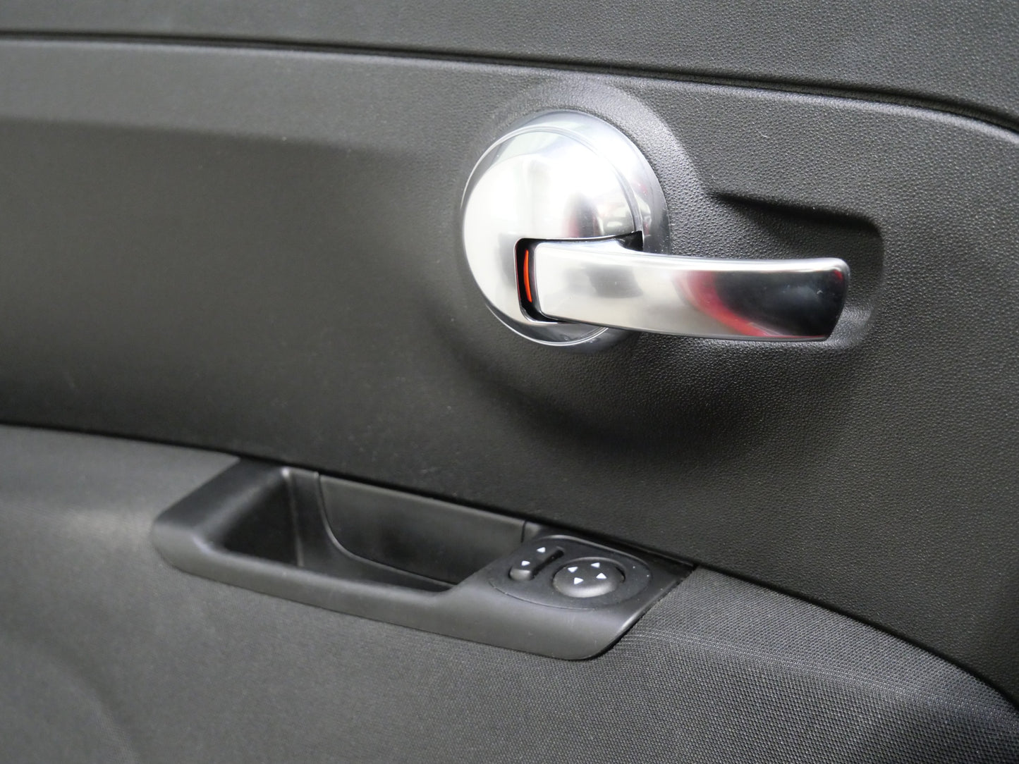 Unknown 595 1.4 T-Jet Turbo 107 kW