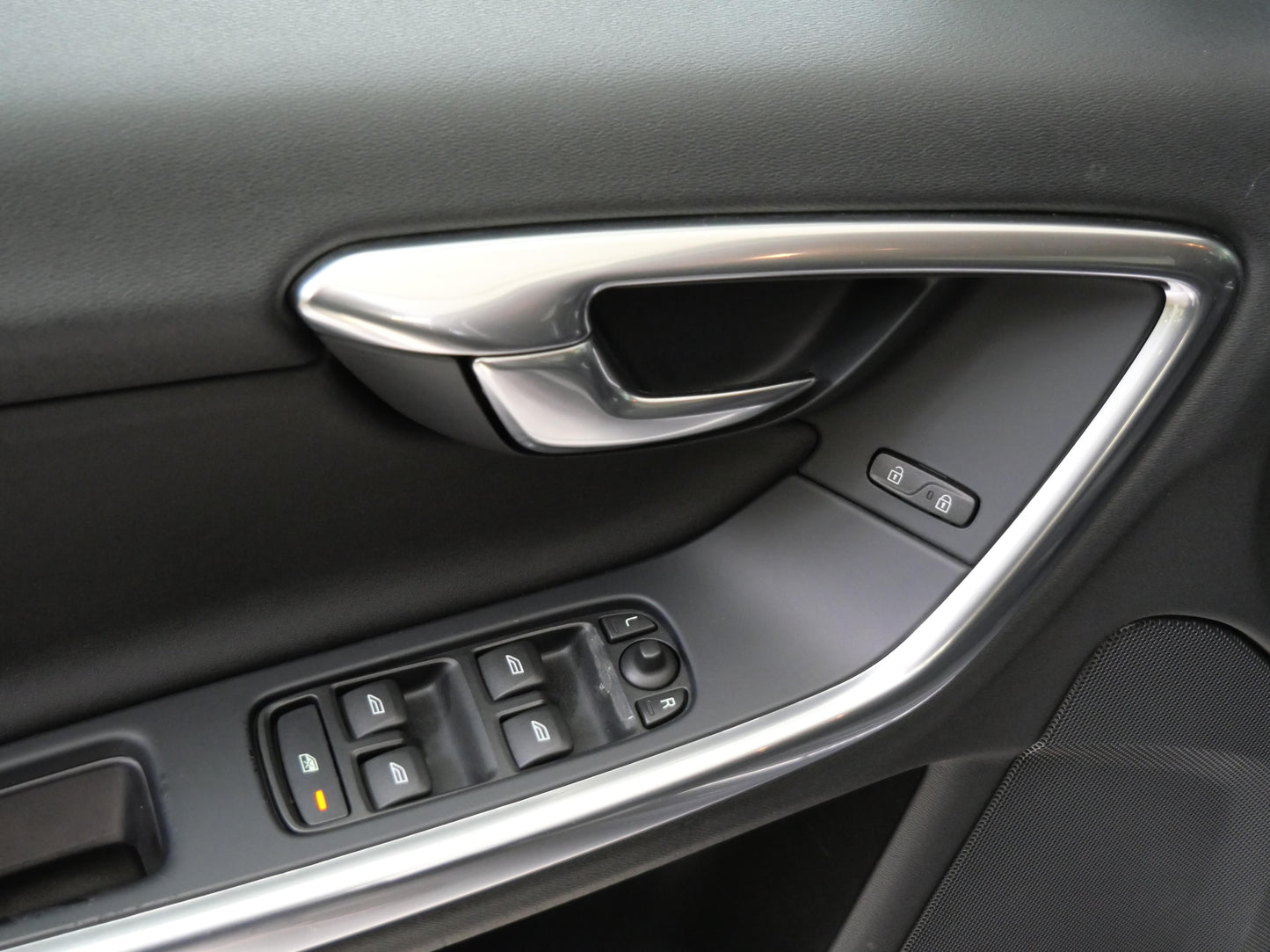 Volvo V60 T3 110 kW Kinetic