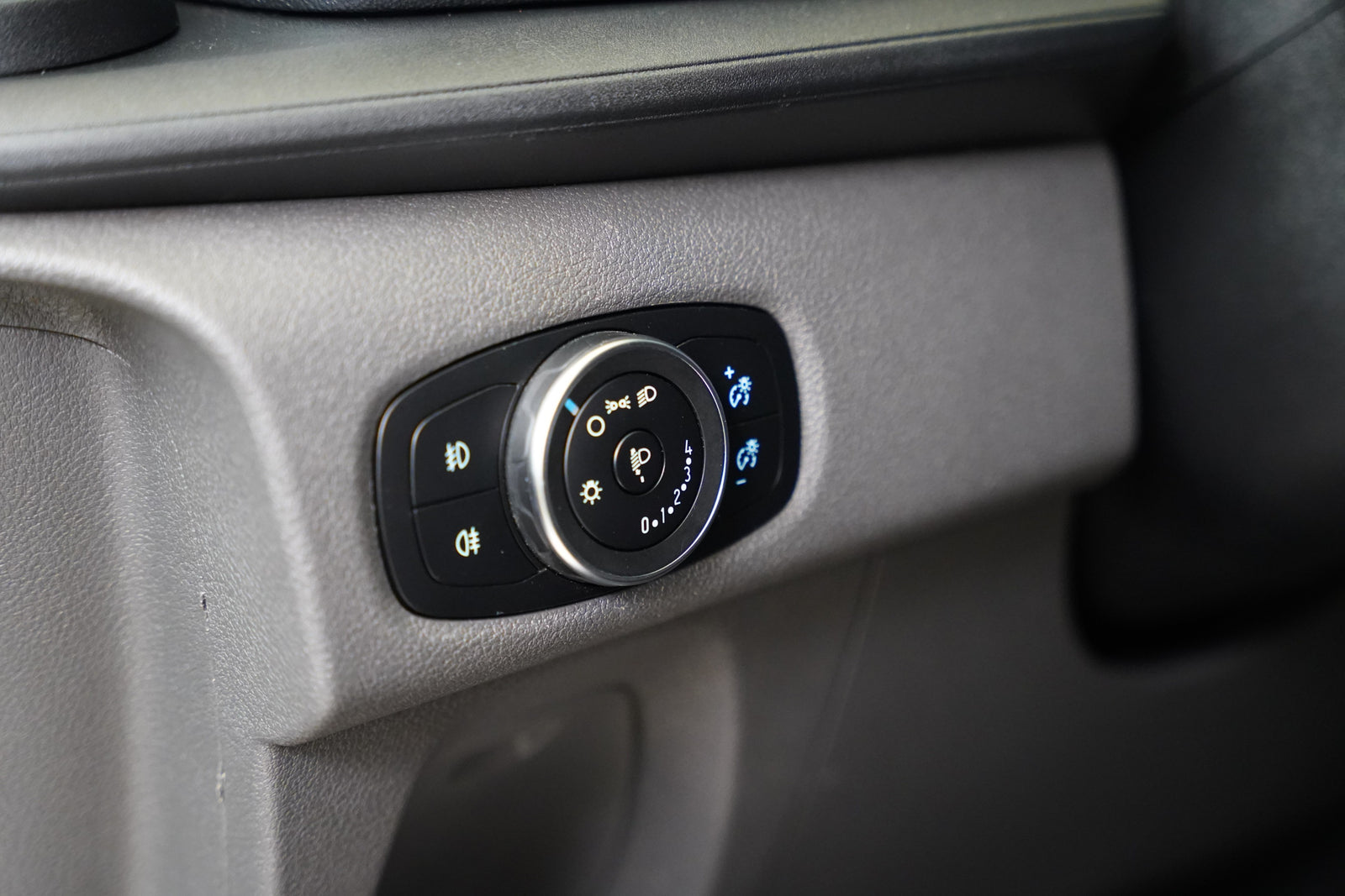 Ford Transit Custom 2.0 TDCI 77.3 kW – foto 12