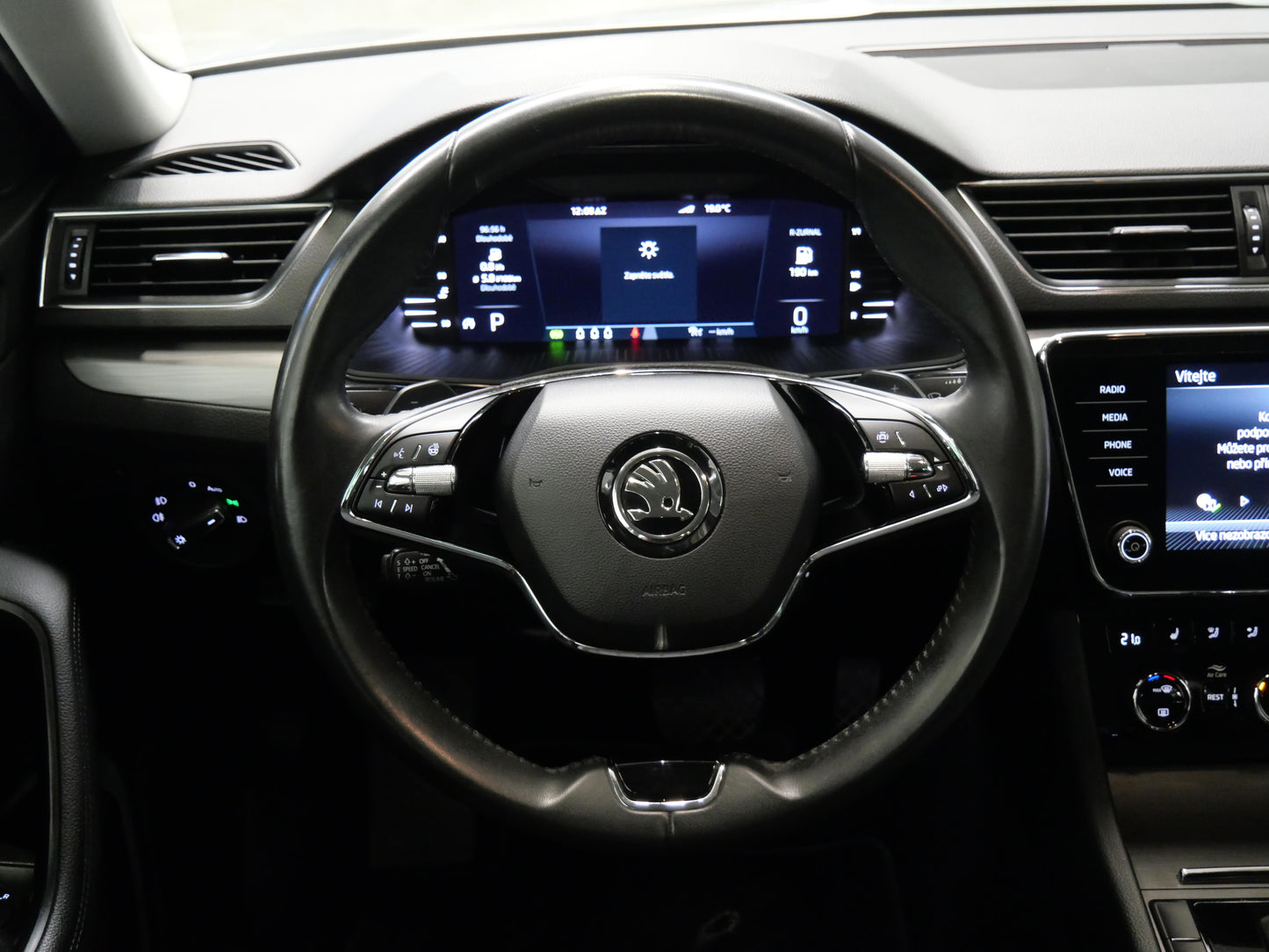 Škoda Superb 2.0 TDI 110 kW DSG Style Plus