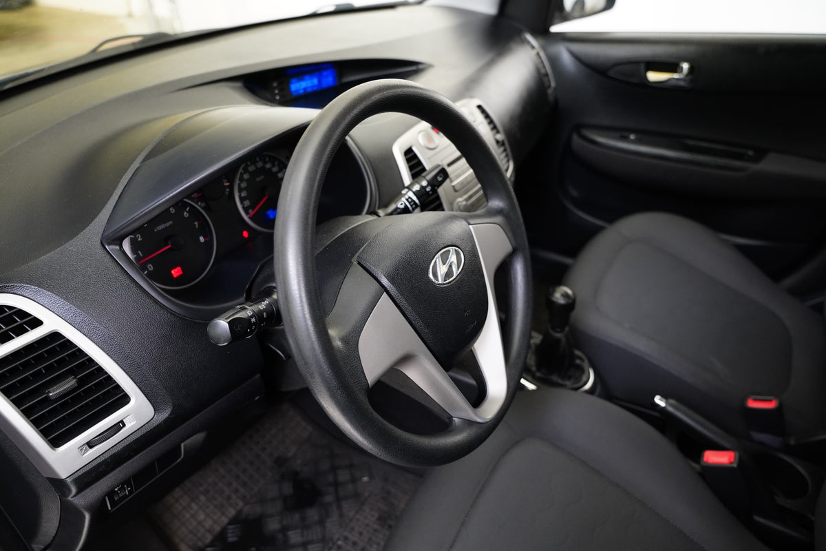 Hyundai i20 1,3 57 kW – foto 12