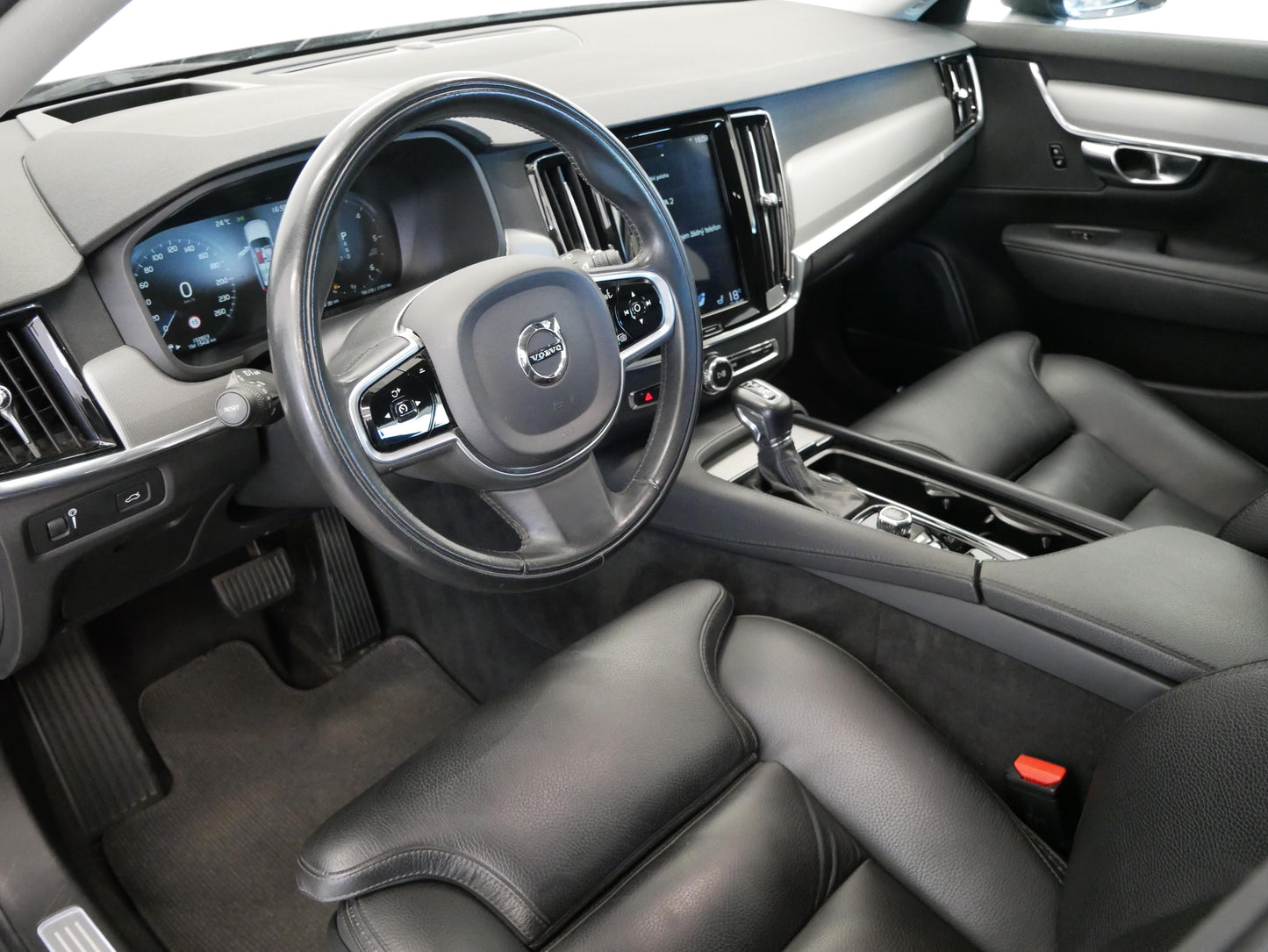 Volvo V90 D4 140kW AUT AWD Cross Country