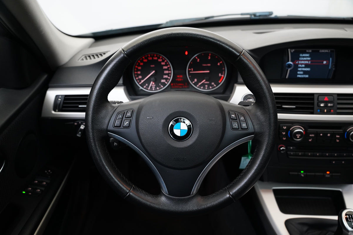 BMW Řada 3 318d 105 kW Touring – foto 12