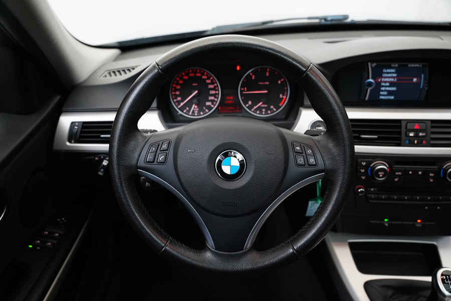 BMW Řada 3 318d 105 kW Touring – foto 12