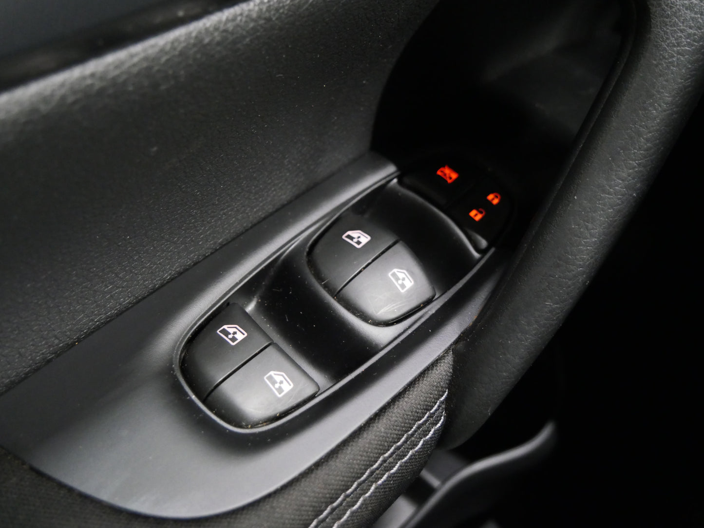Nissan Qashqai 1.2 i 85 kW N-Connecta