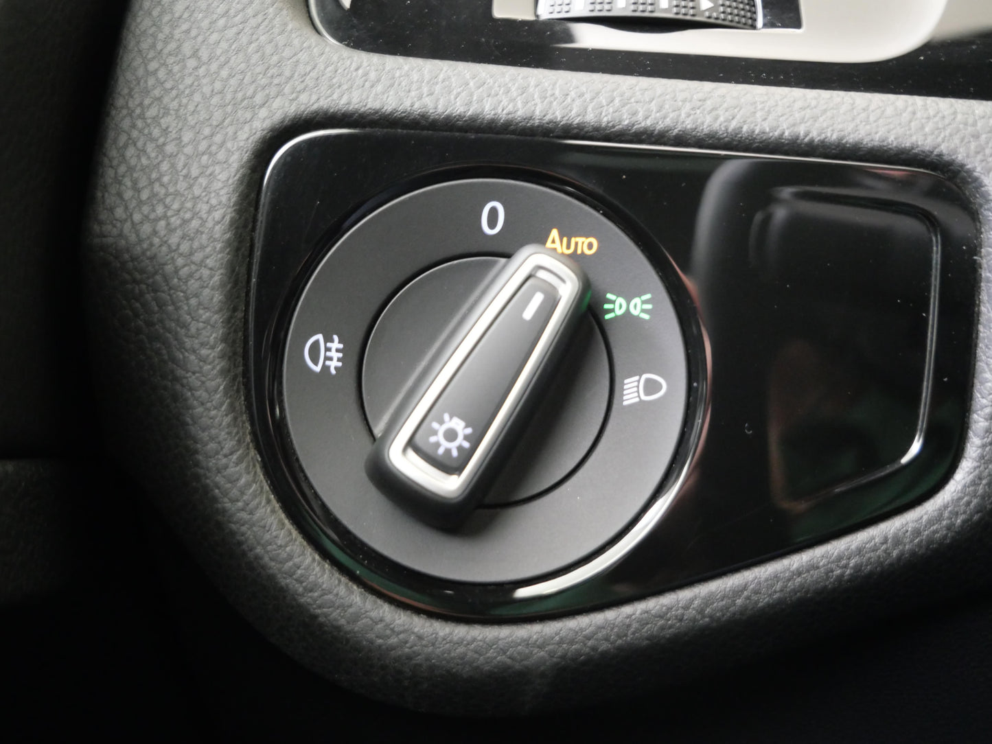 Volkswagen Golf 2.0 TSI 221 kW 4Motion "R"