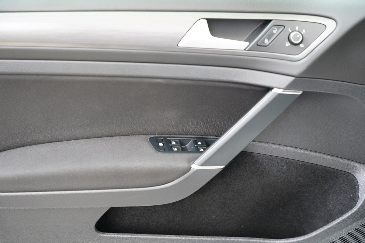 Volkswagen Golf 2.0 TDI 110 kW R-Line – foto 12