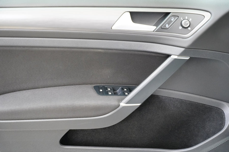 Volkswagen Golf 2.0 TDI 110 kW R-Line – foto 12
