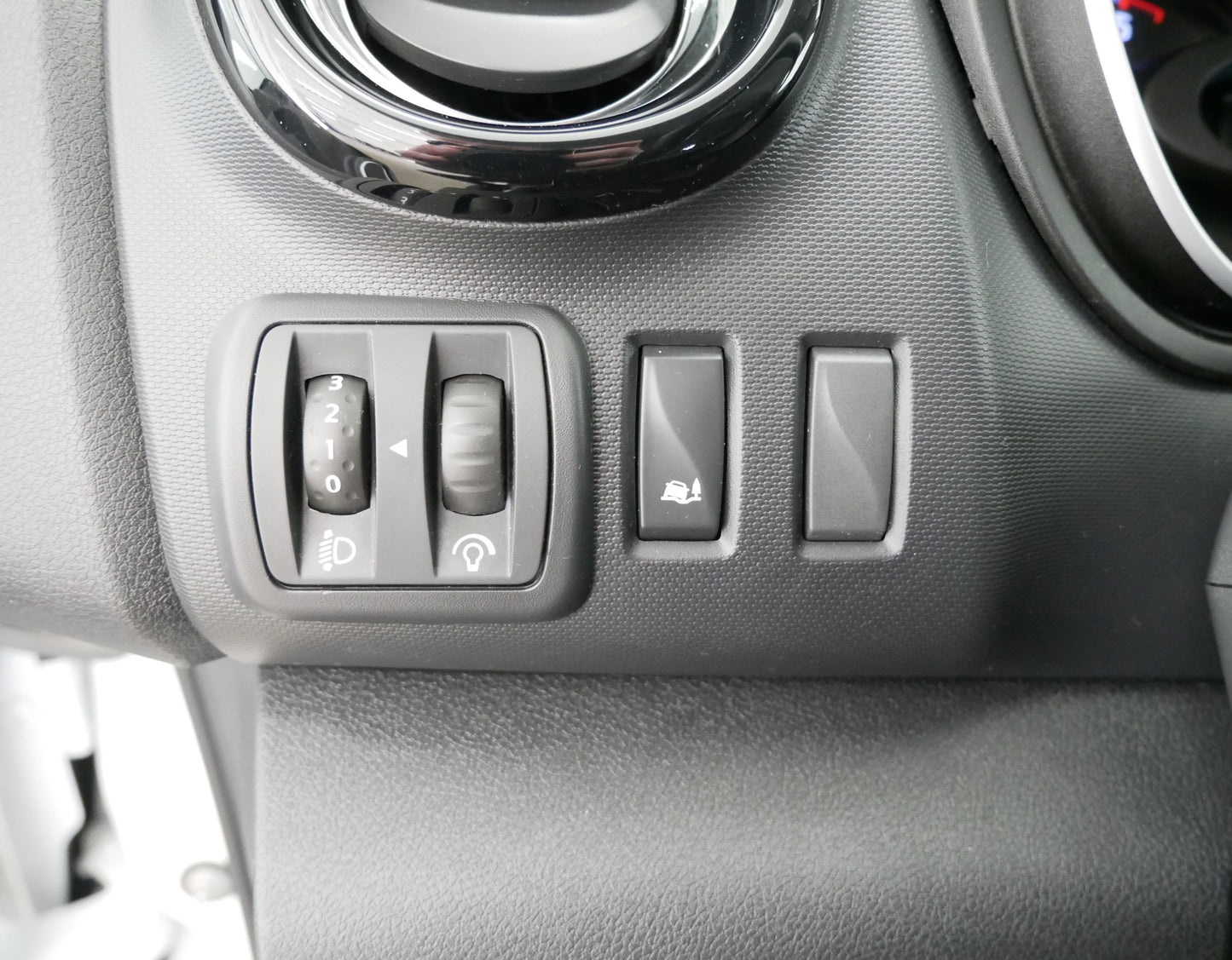 Opel Vivaro 1.6CDTi 85kW 9 míst L2H1