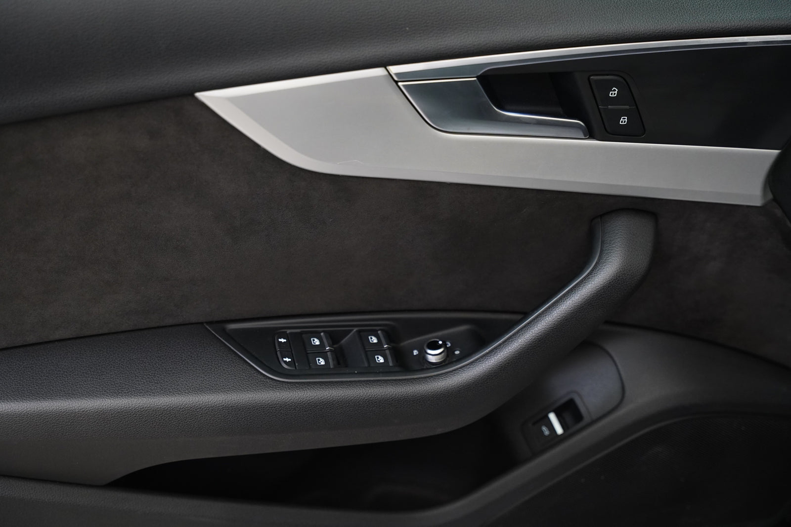Audi A4 2.0 TDI 140 kW Quattro – foto 12