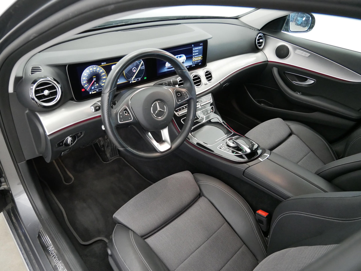 Mercedes-Benz E-Class 220d 143 kW 4Matic Avantgarde