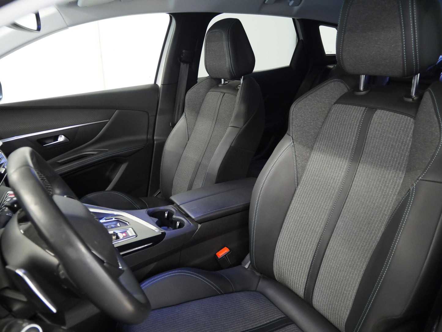 Peugeot 3008 1.5 BlueHDi 96 kW ALLURE