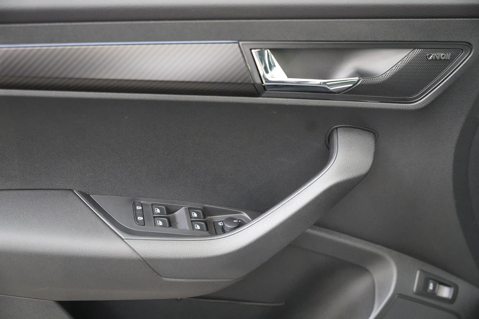 Škoda Karoq 2,0 TDI 110 kW 4x4 Sportline – foto 12