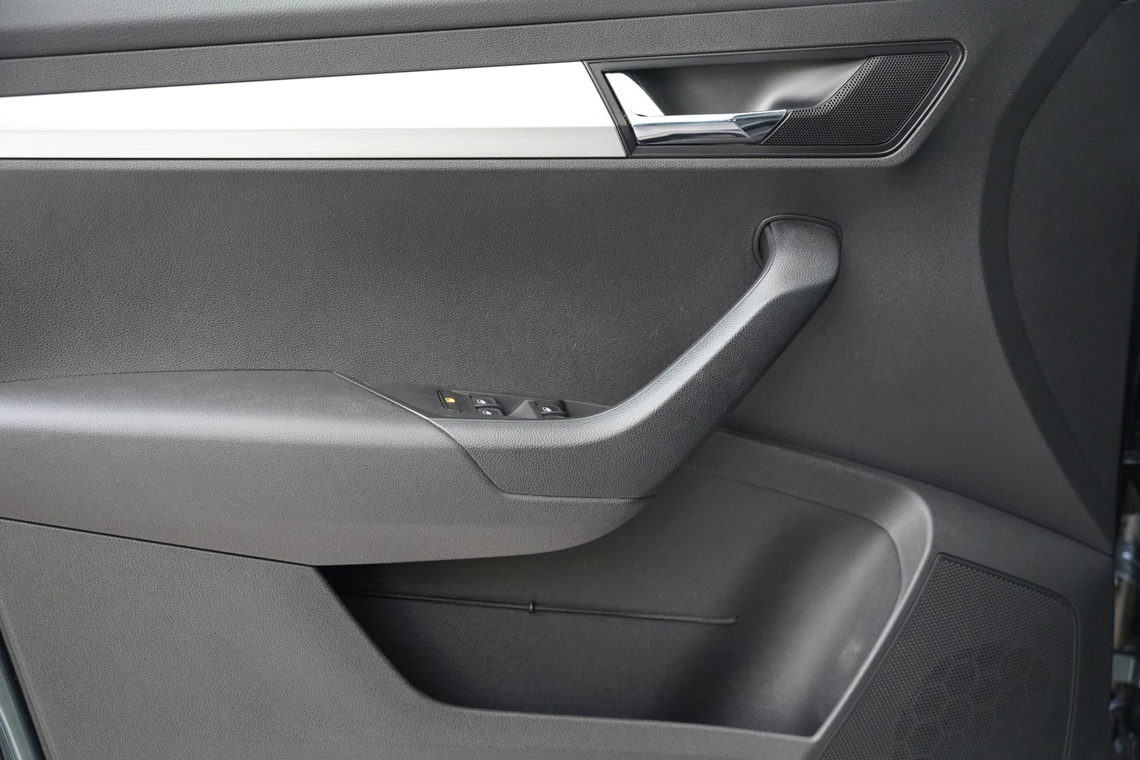 Škoda Karoq 1.5 TSI 110 kW Ambition – foto 12