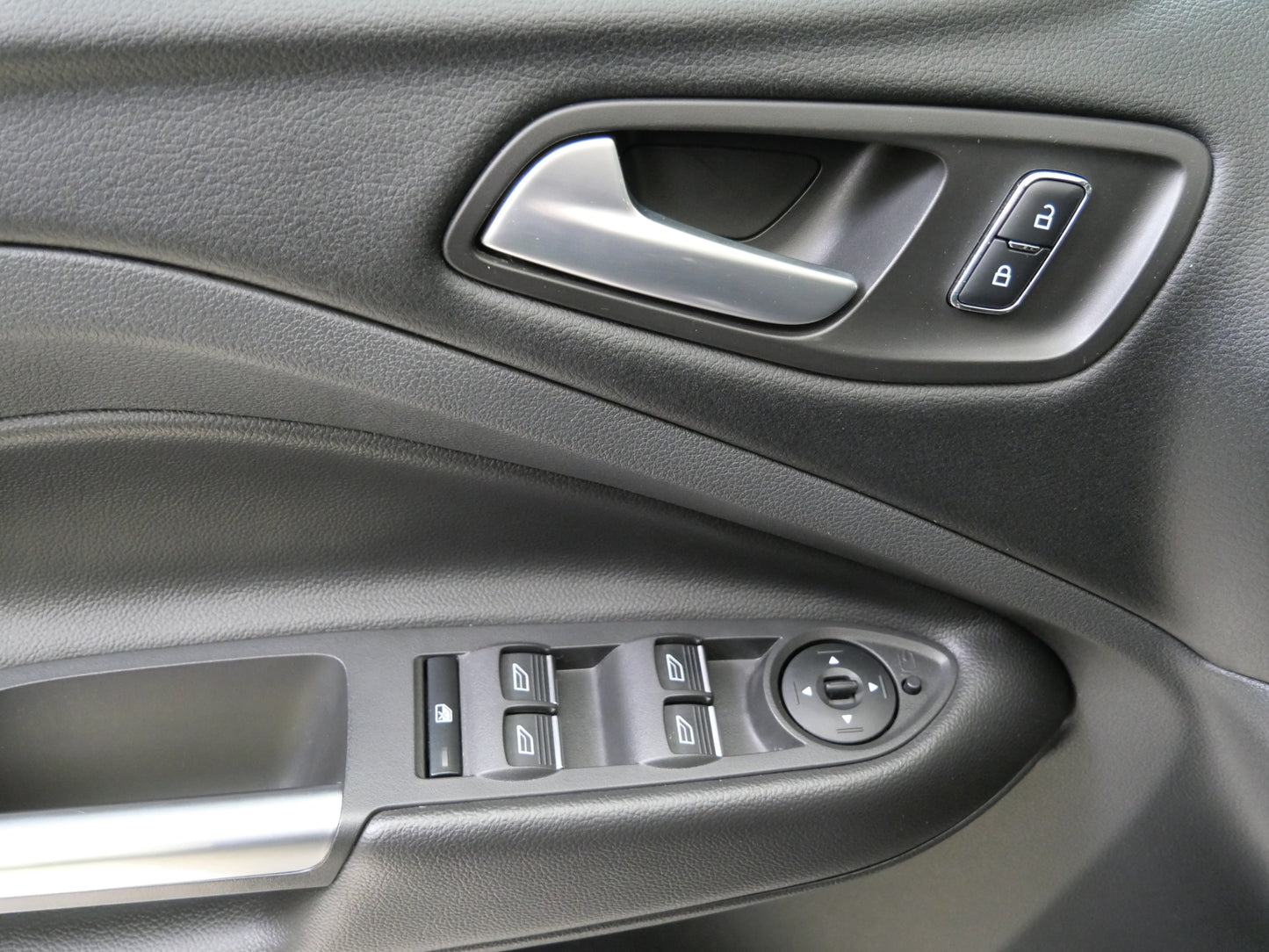 Ford Kuga 2.0 TDCI 110 kW Trend