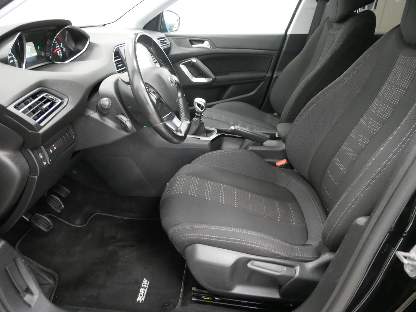 Peugeot 308 1.6Blue-HDi 88kW Business-Line