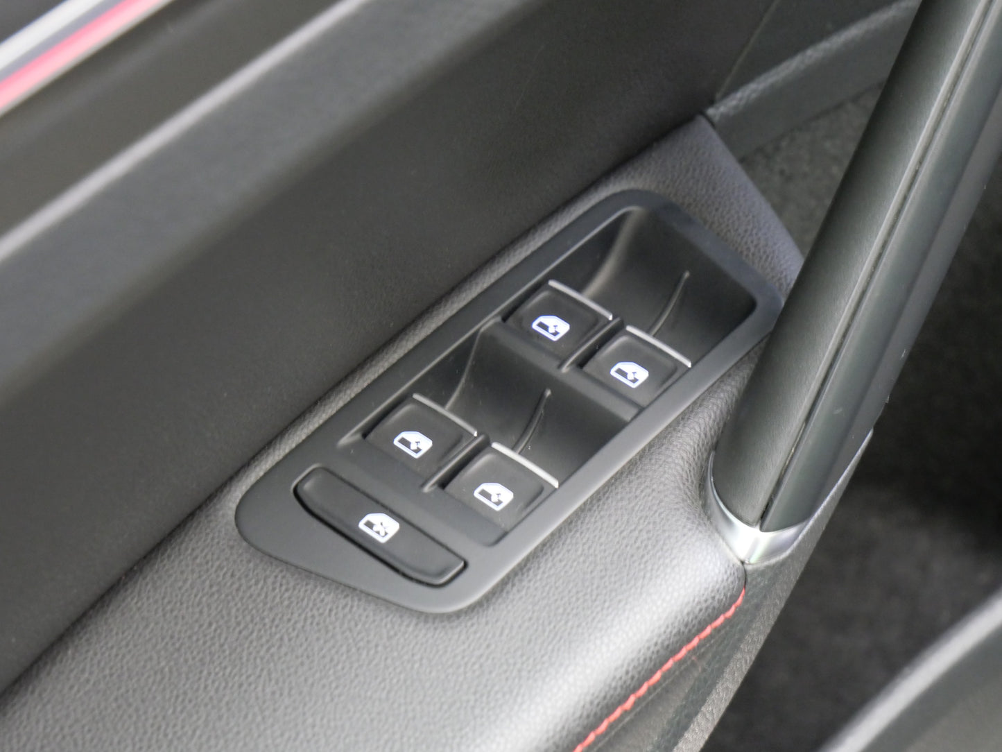 Volkswagen Golf 2.0 TSI 180 kW DSG GTI