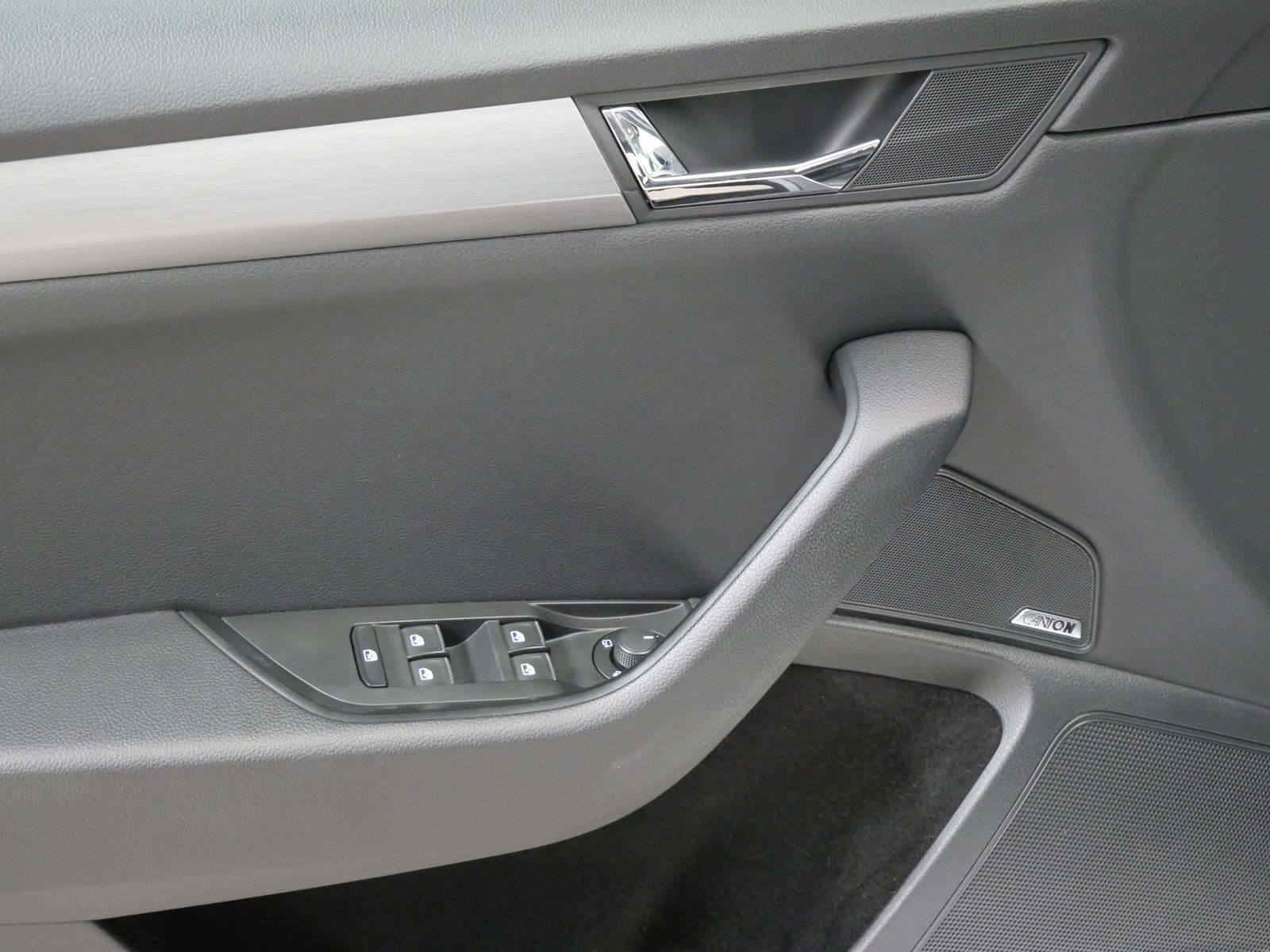 Škoda Superb 2.0 TDI 110 kW Style – foto 12