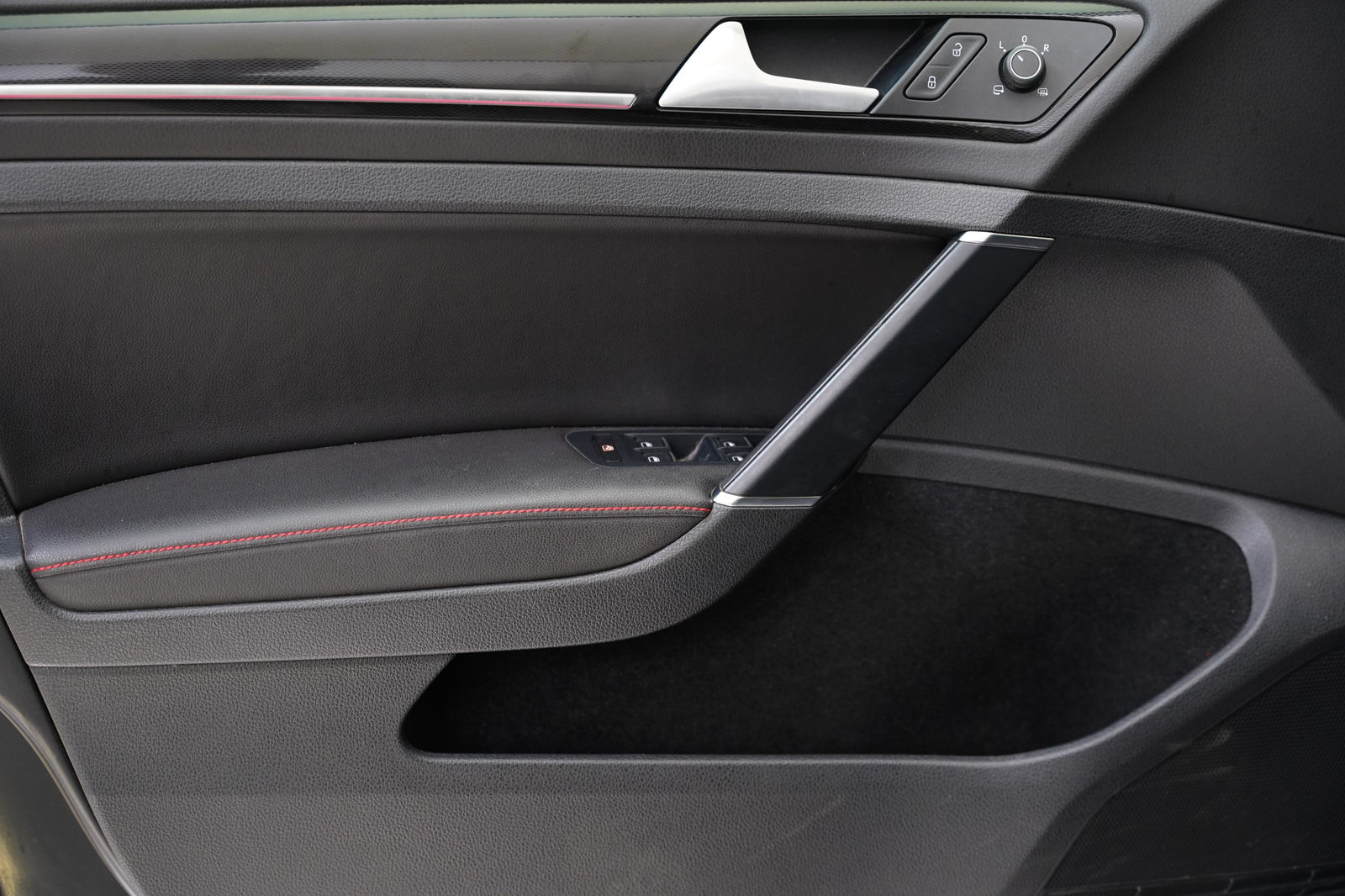 Volkswagen Golf 2.0 TSI 169 kW GTI Performance – foto 12