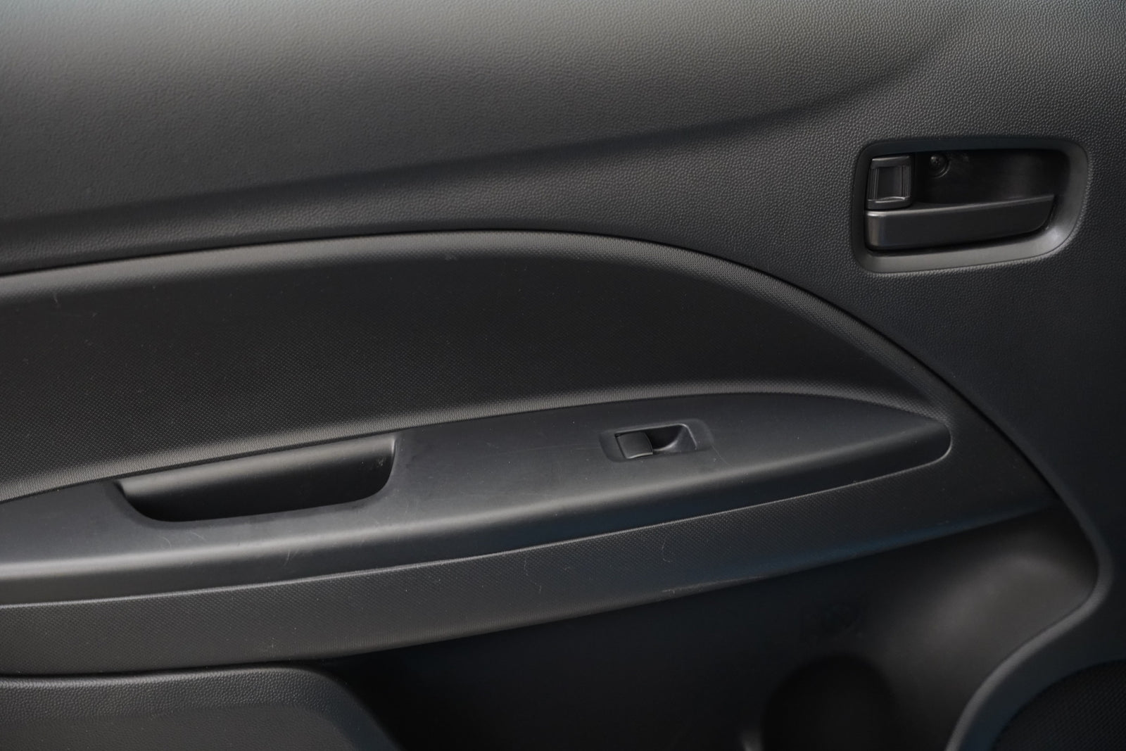 Mitsubishi Space Star 1.0 MIVEC 52 kW Edition 100 – foto 12