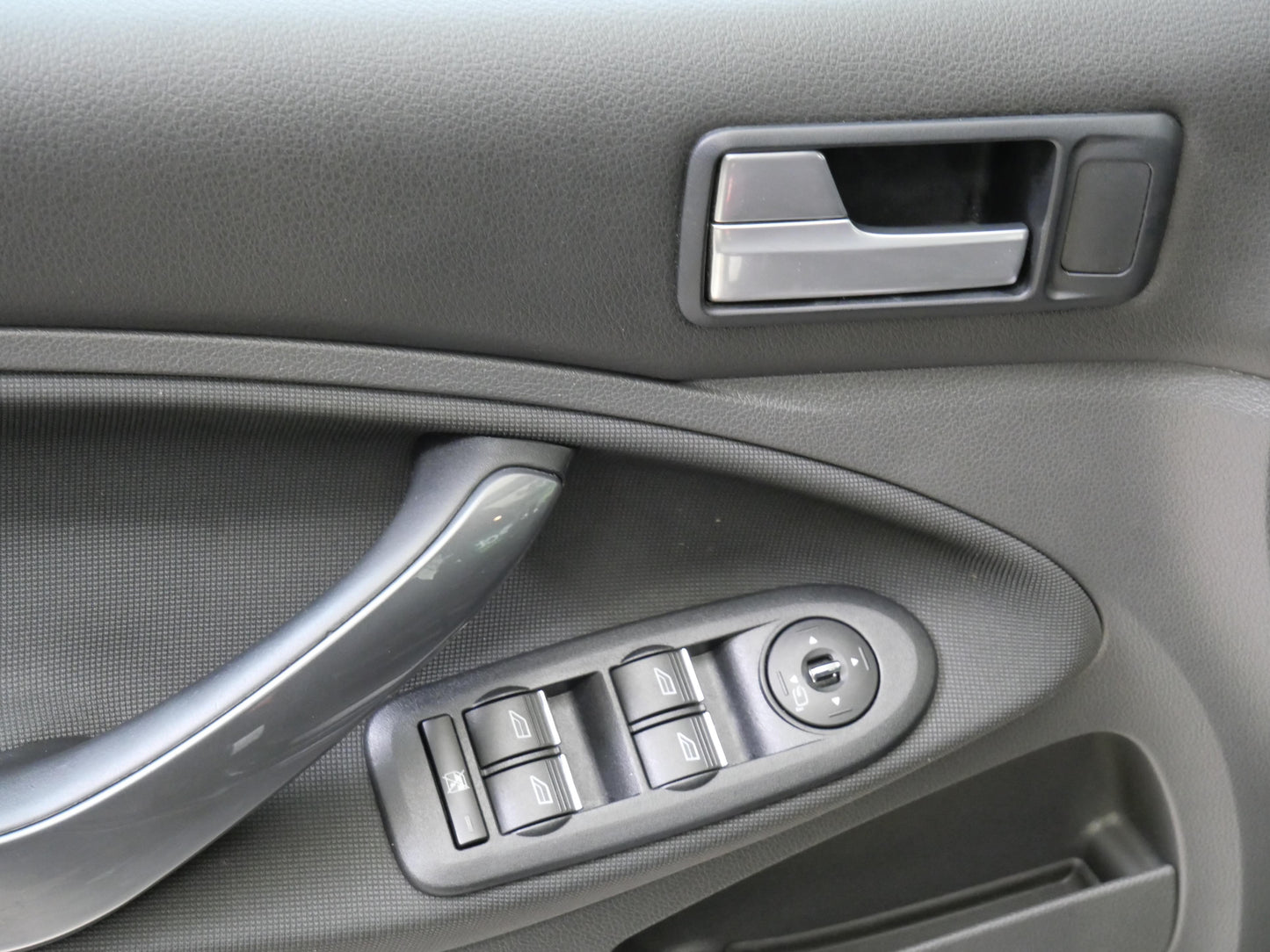 Ford C-MAX 2.0 TDCI 100 kW Titanium