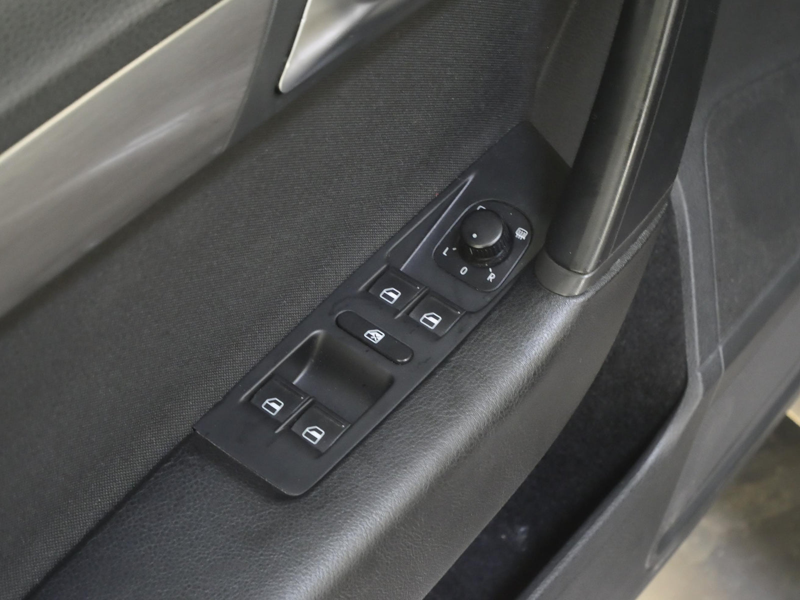Volkswagen Passat 2.0 TDI 103 kW Comfortline – foto 13