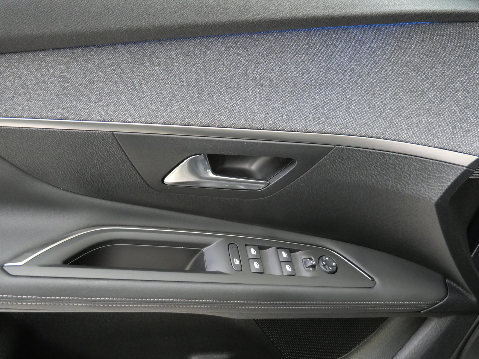 Peugeot 3008 1.2 PureTech 96 kW Allure – foto 12